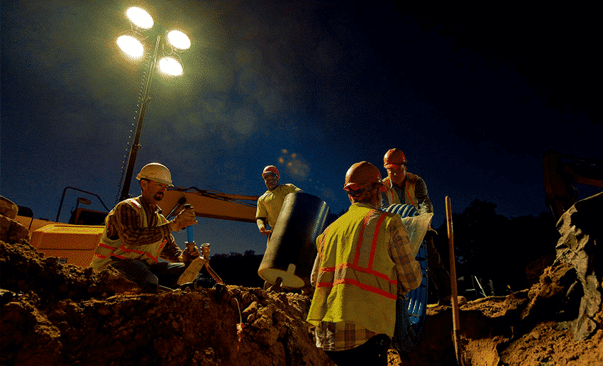 Torre de iluminación usar en construcción